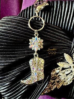 Floral rhinestones cowgirl boot keychain with flower bead